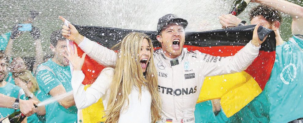 Il trionfo di Abu Dhabi - Nico Rosberg, 31 anni, campione del mondo di F1 - LaPresse “Basta F1, non corro più”. Il ritiro da campione di Nico Rosberg