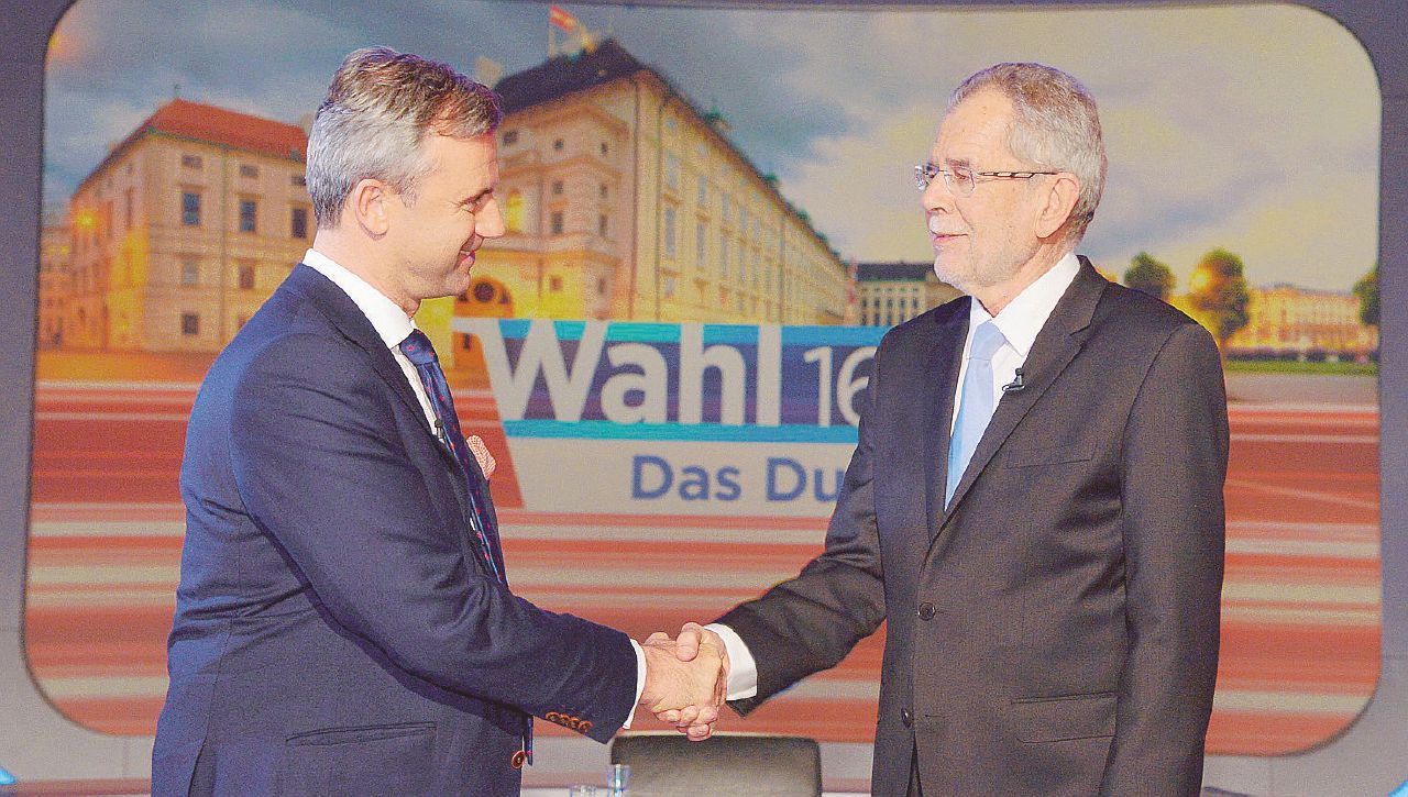 La sfida infinita - Norbert Hofer, 45 anni, e Alexander Van der Bellen (72) - LaPresse Il voto postale, secondo rush finale per l’Austria infelix