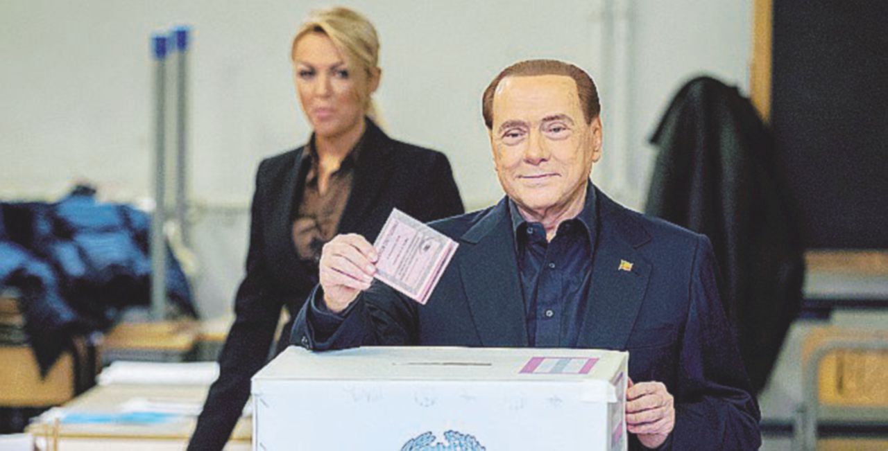 Berlusconi si prepara: ora via l’Italicum e ritorno alle urne Berlusconi si prepara: ora via l’Italicum e ritorno alle urne