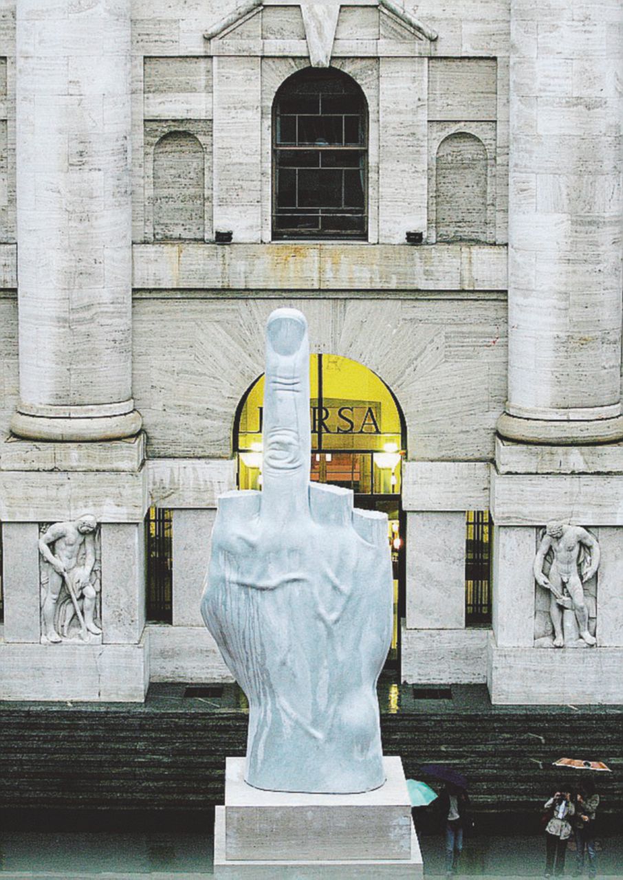 Al lupo, al lupo... - Piazza Affari resta piatta - Ansa Mercati, nessuno choc per il voto