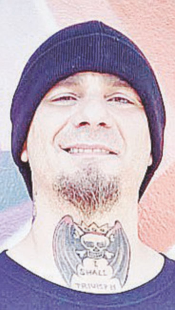 - Rapper, autore e produttore discografico La gente ha lanciato una granata sul sistema