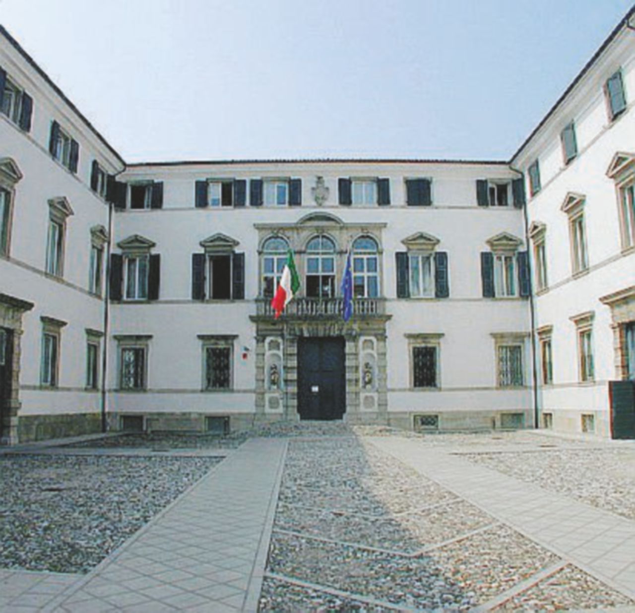 - L’Università di Udine “Dicevano: fai gli esami per tua sorella”. Ma ora arriva il libretto transgender