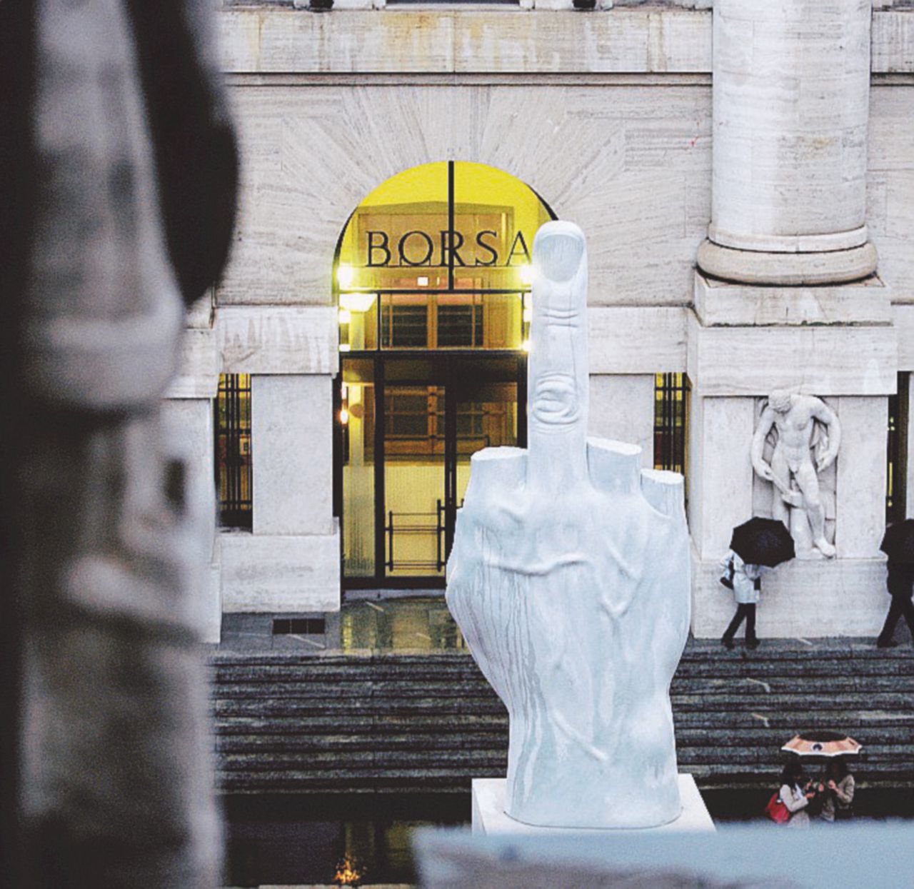 Piazza Affari vola - La Borsa di Milano - LaPresse Mps, nessun investitore: tutto in mano alla Bce