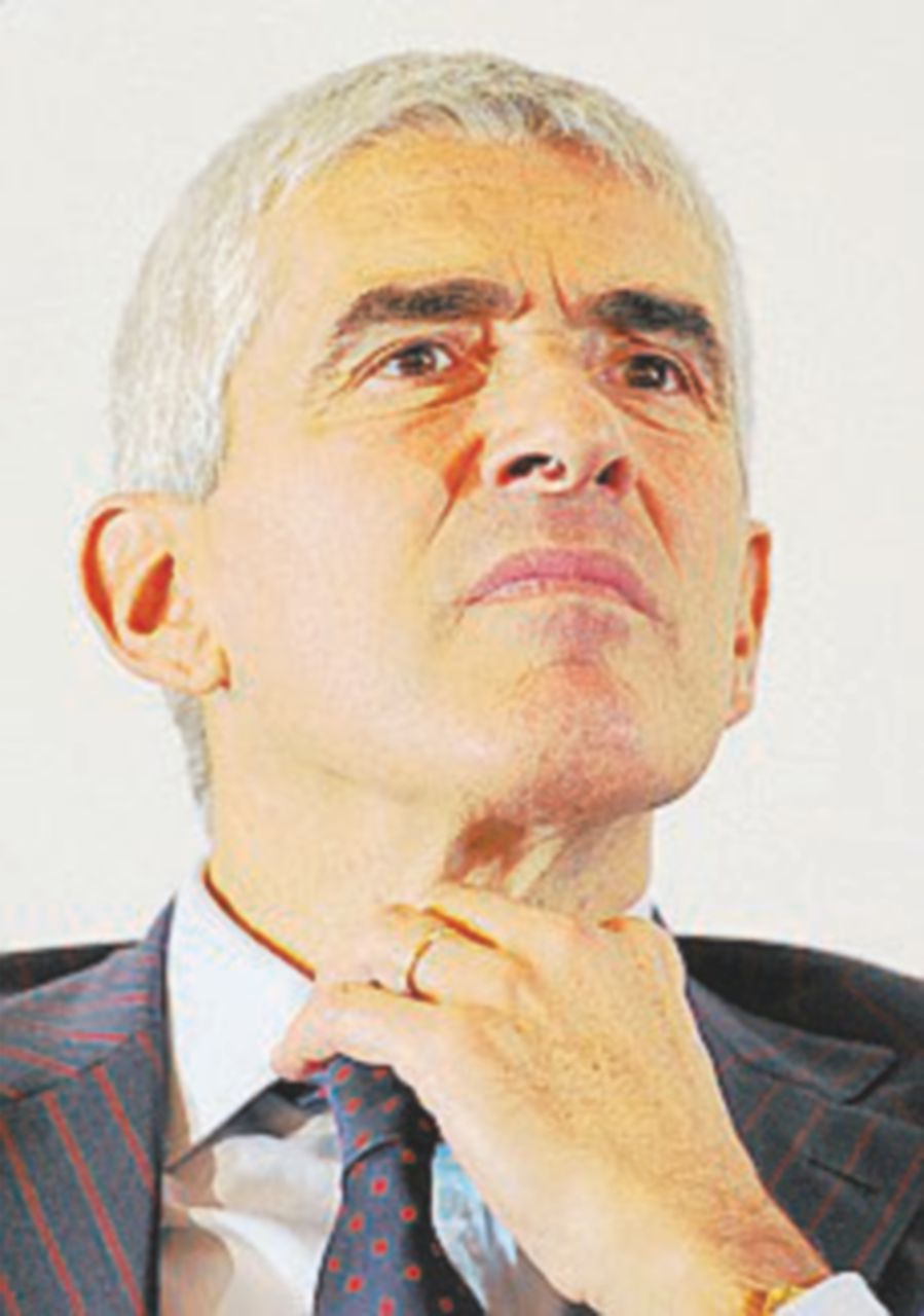 Scissione dell’atomo: l’Udc lascia Alfano, Casini invece no… Scissione dell’atomo: l’Udc lascia Alfano, Casini invece no…