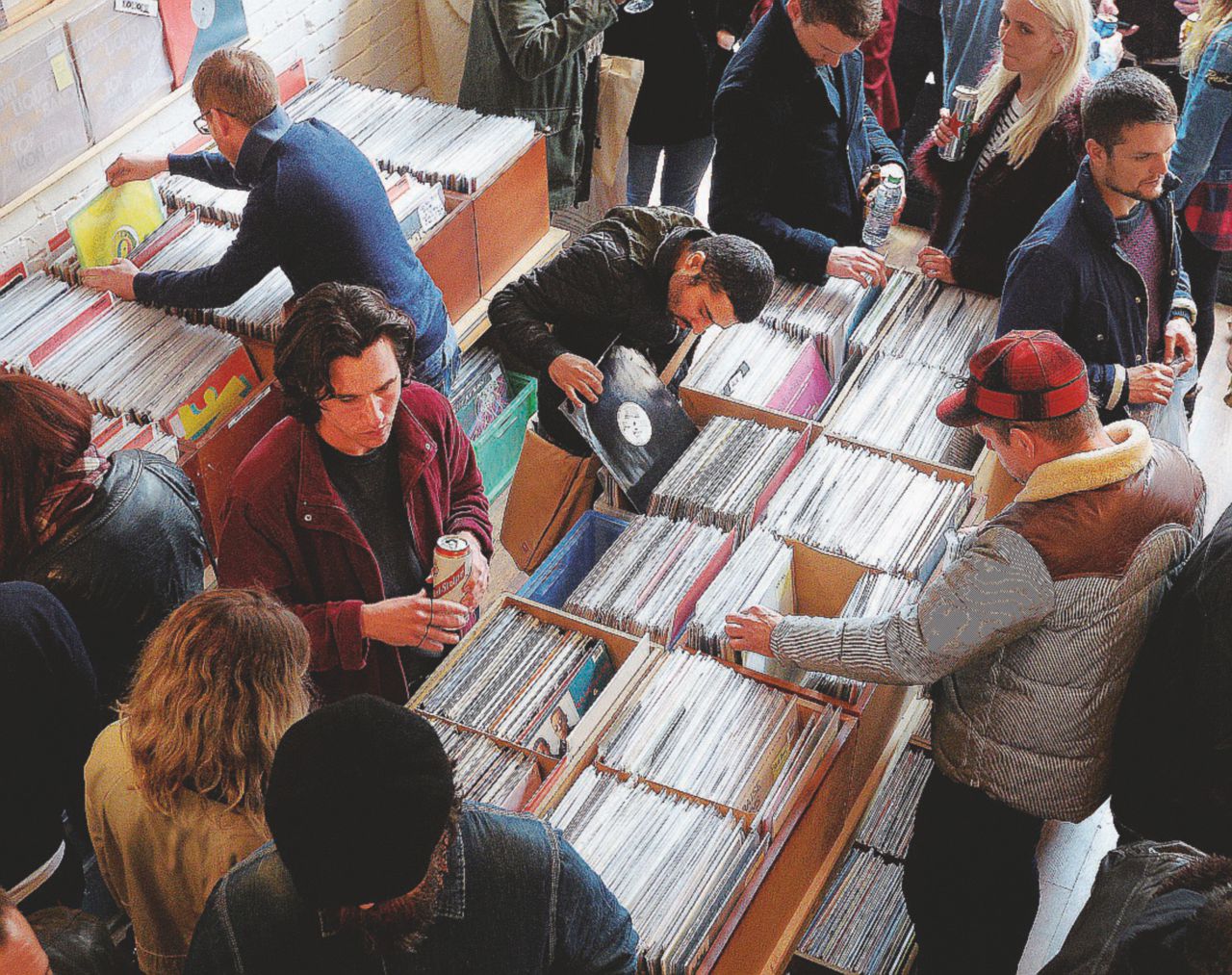 Copertina di Muore 20 anni e poi risorge. La rivincita del vecchio vinile