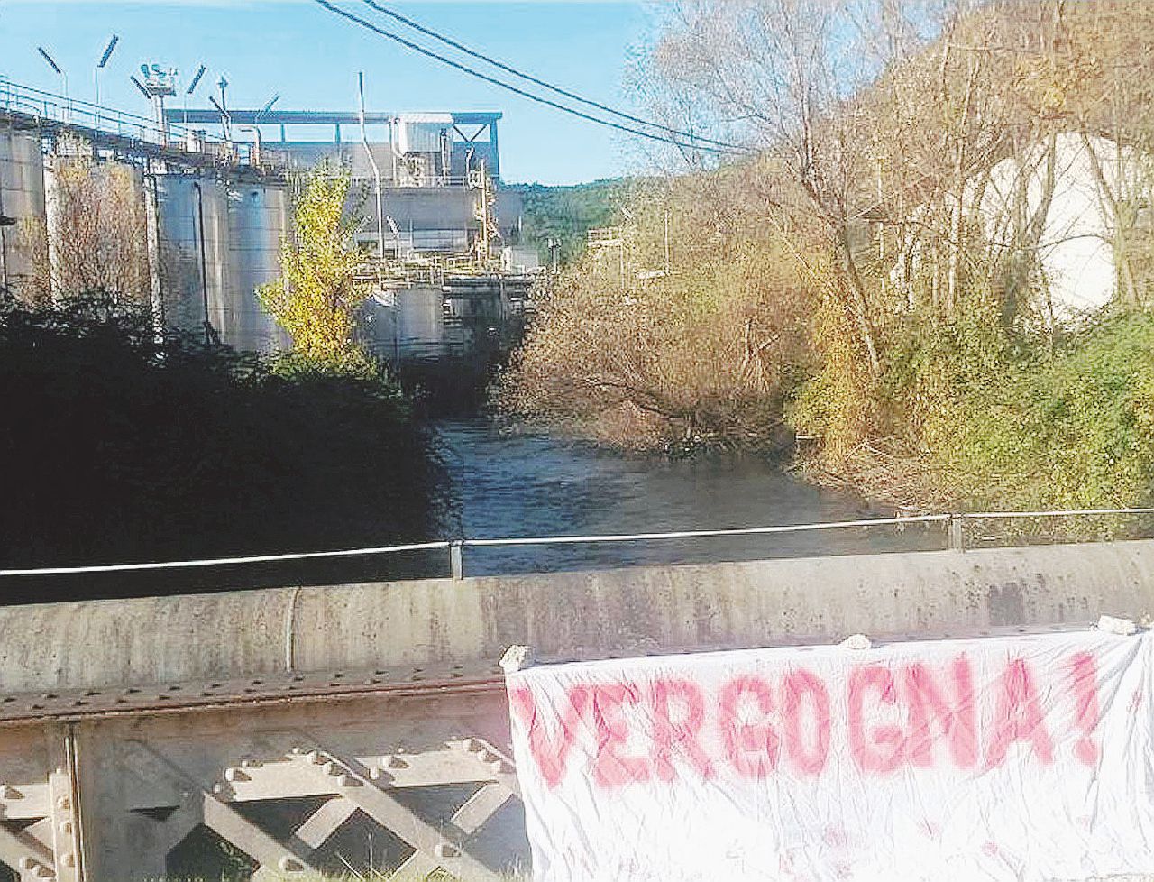 Il disastro - Proteste contro i veleni a Bussi sul Tirino (Pescara) - Stop Biocidio Abruzzo Discarica di Bussi, “tre milioni per comprare la sentenza che li manderà tutti assolti”