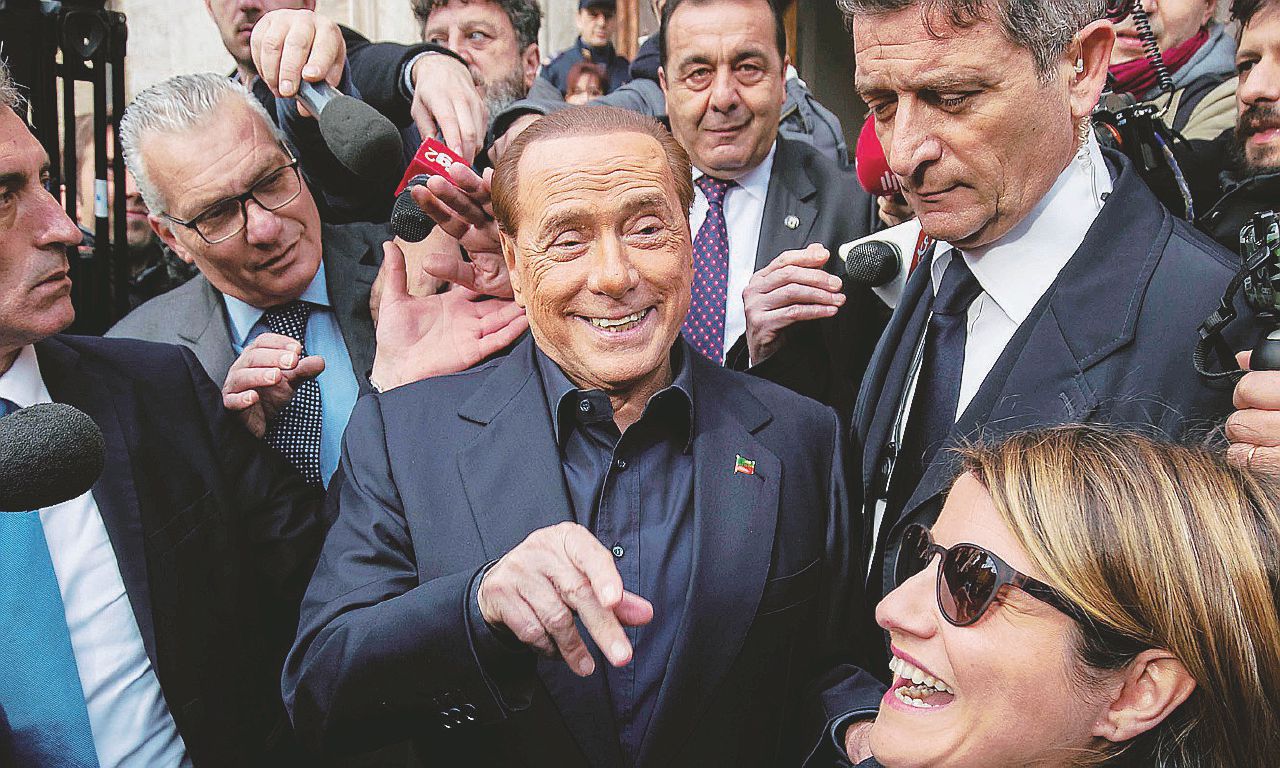 Ore 16 - Berlusconi salirà al Colle per le consultazioni con i capigruppo Romani e Brunetta - LaPresse Il no “responsabile” di B. e l’opzione della non sfiducia