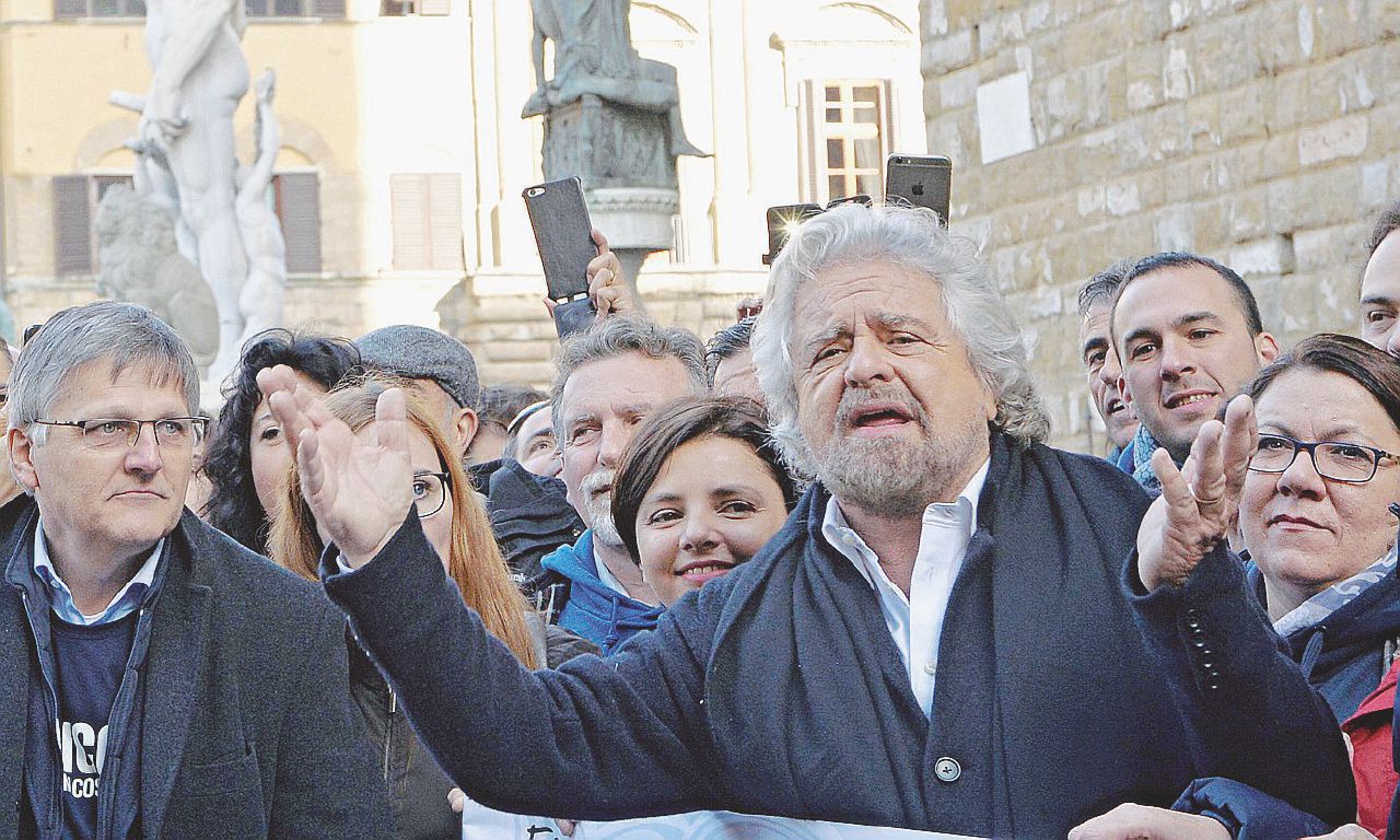 Ore 17 - Penultimi, prima del Pd, i Cinque Stelle al Colle: ci saranno i capigruppo Gaetti e Grillo (Giulia) - Ansa Niente governi, voto subito: il M5S pensa alla piazza