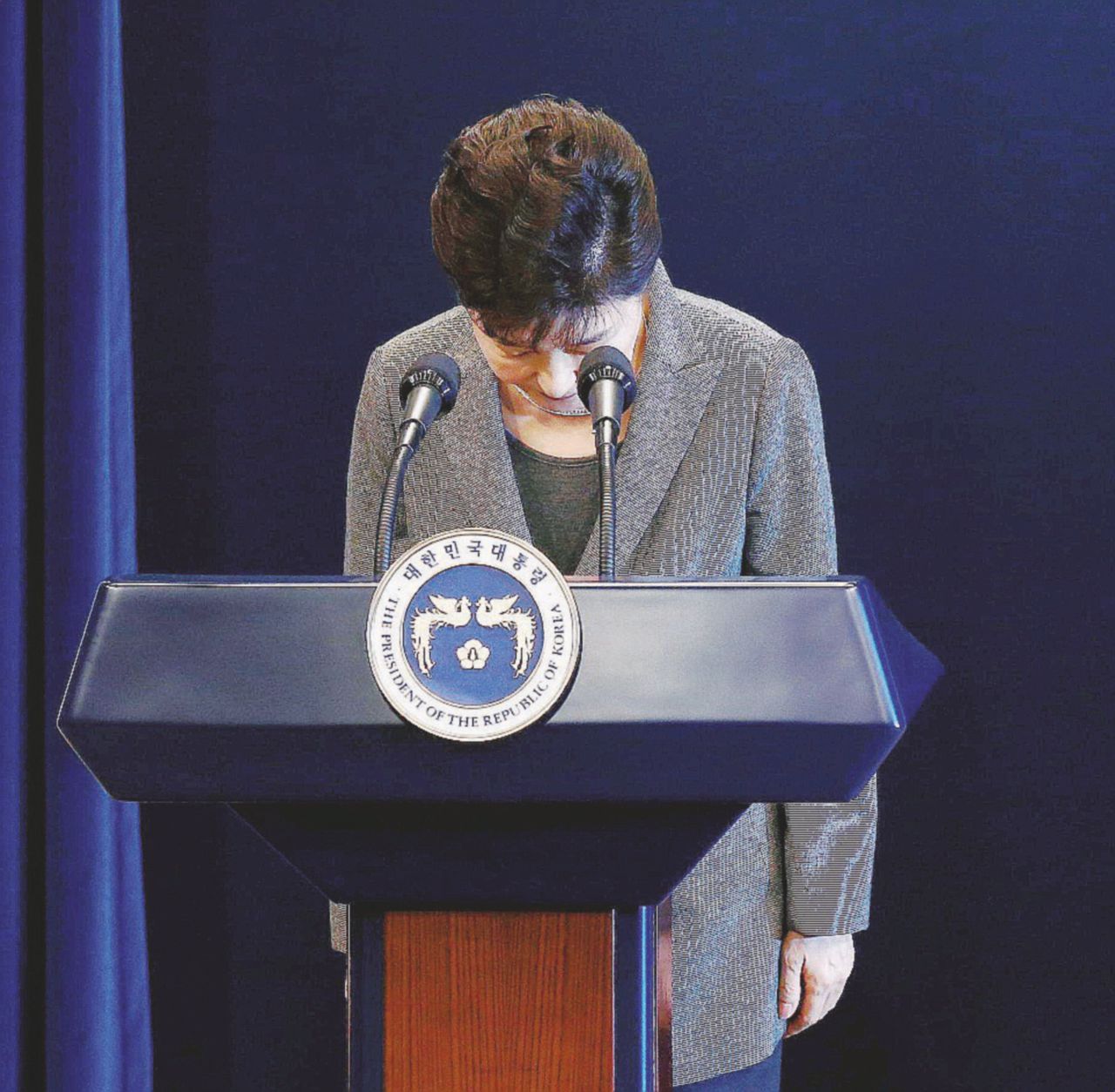 Prima donna - Park Geun-hye (64 anni) durante le scuse pubbliche rivolte al Paese La presidente “negligente” si scusa davanti al popolo