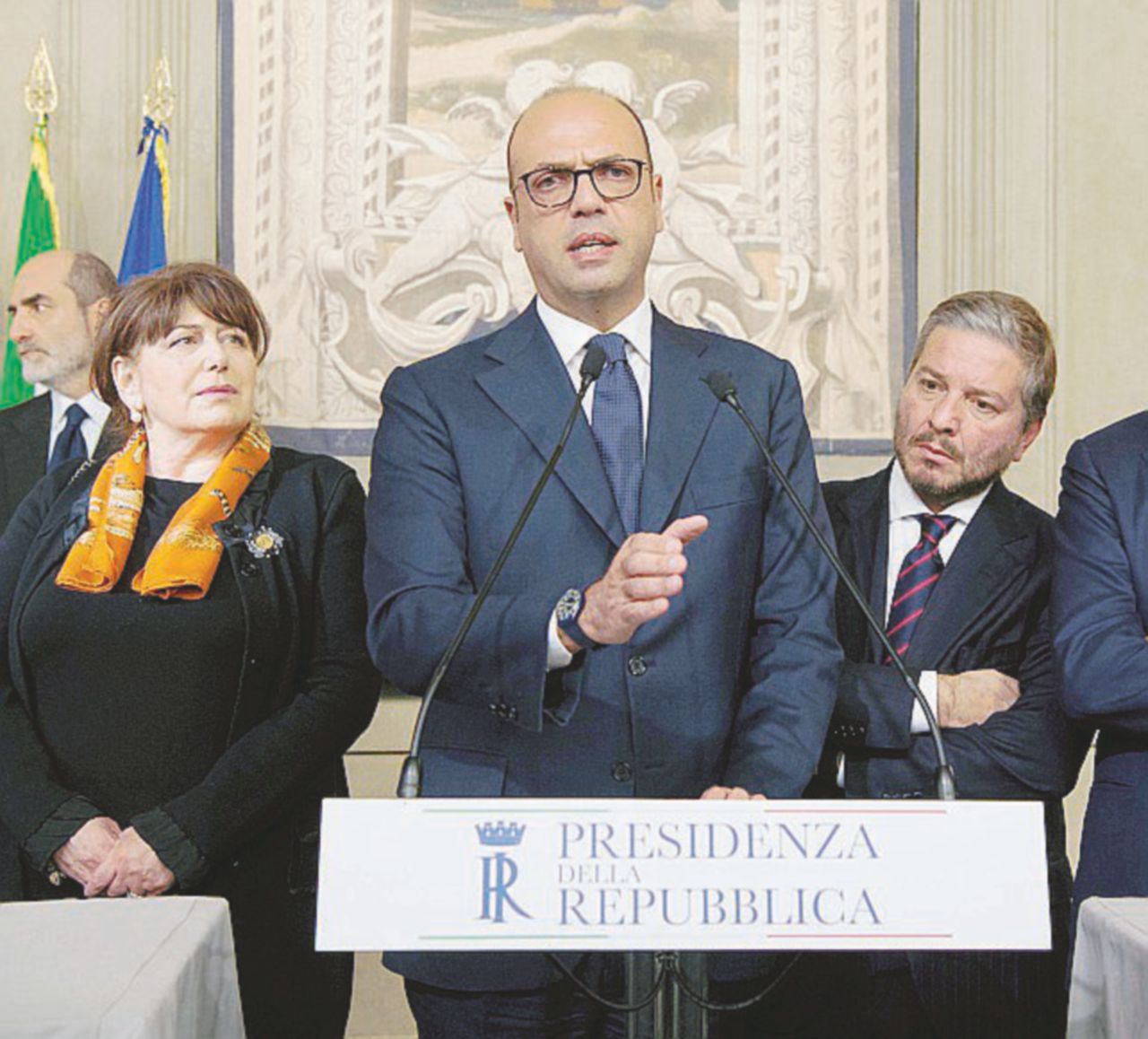 La pattuglia decisiva - Angelino Alfano è ministro dell’Interno con Renzi e leader del Nuovo Centro Destra - Ansa Angelino sempre in piedi: 2.500 giorni ministro