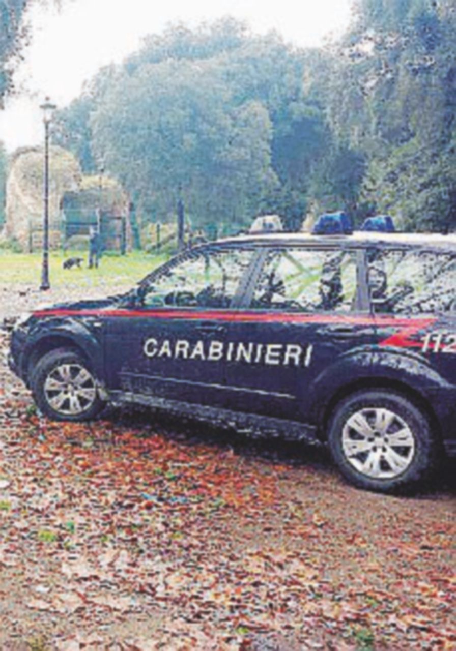 Il corpo bruciato di una donna vicino a un centro migranti Il corpo bruciato di una donna vicino a un centro migranti