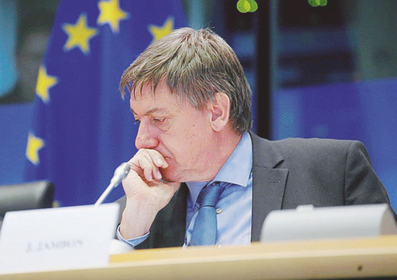 Imbarazzo a palazzo - Il ministro degli Interni, Jan Jambon - Ansa Funzionaria con l’hobby del porno il ministro degli Interni la sospende