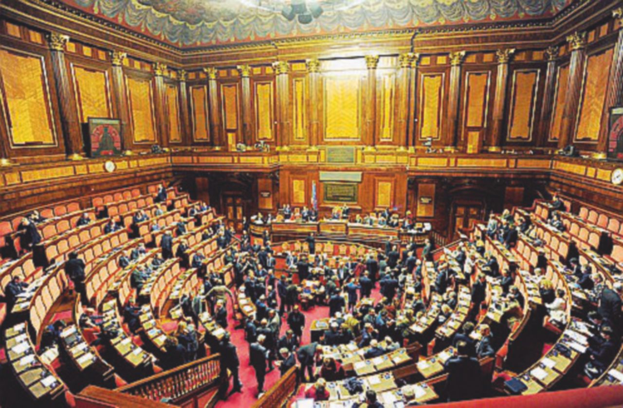 Zanetti lascia il Mef - Il viceministro all’Economia Enrico Zanetti ieri ha annunciato che lascerà il governo per protesta contro il mancato riconoscimento del ruolo dei verdiniani - LaPresse Verdini se ne va offeso. Il Senato parte zoppo