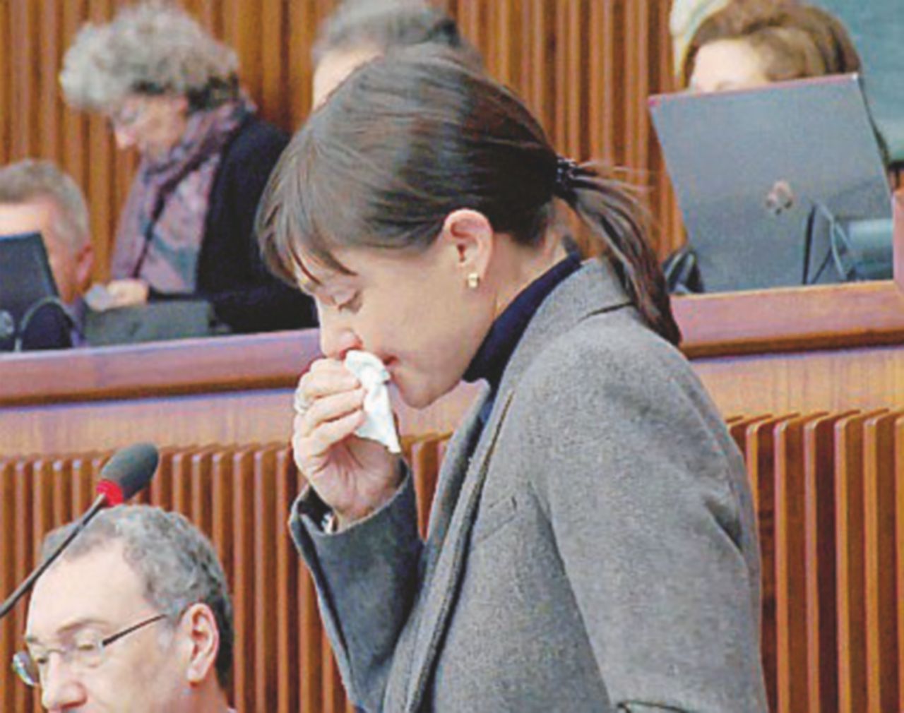 Serracchiani in lacrime nell’aula della Regione Serracchiani in lacrime nell’aula della Regione