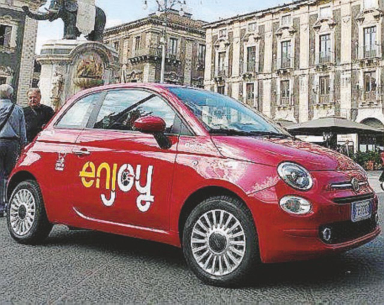 Una 500 del car sharing Enjoy Car sharing, cento auto Enjoy rubate e rivendute in pezzi: danno da 1,5 milioni di euro