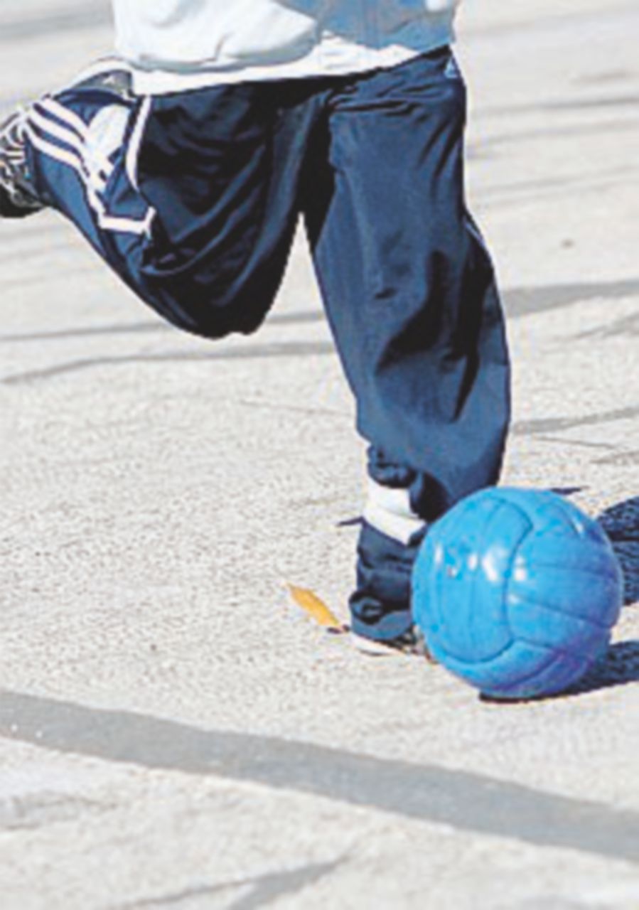 Violenza sui bambini, arrestato presidente di una società di calcio Violenza sui bambini, arrestato presidente di una società di calcio