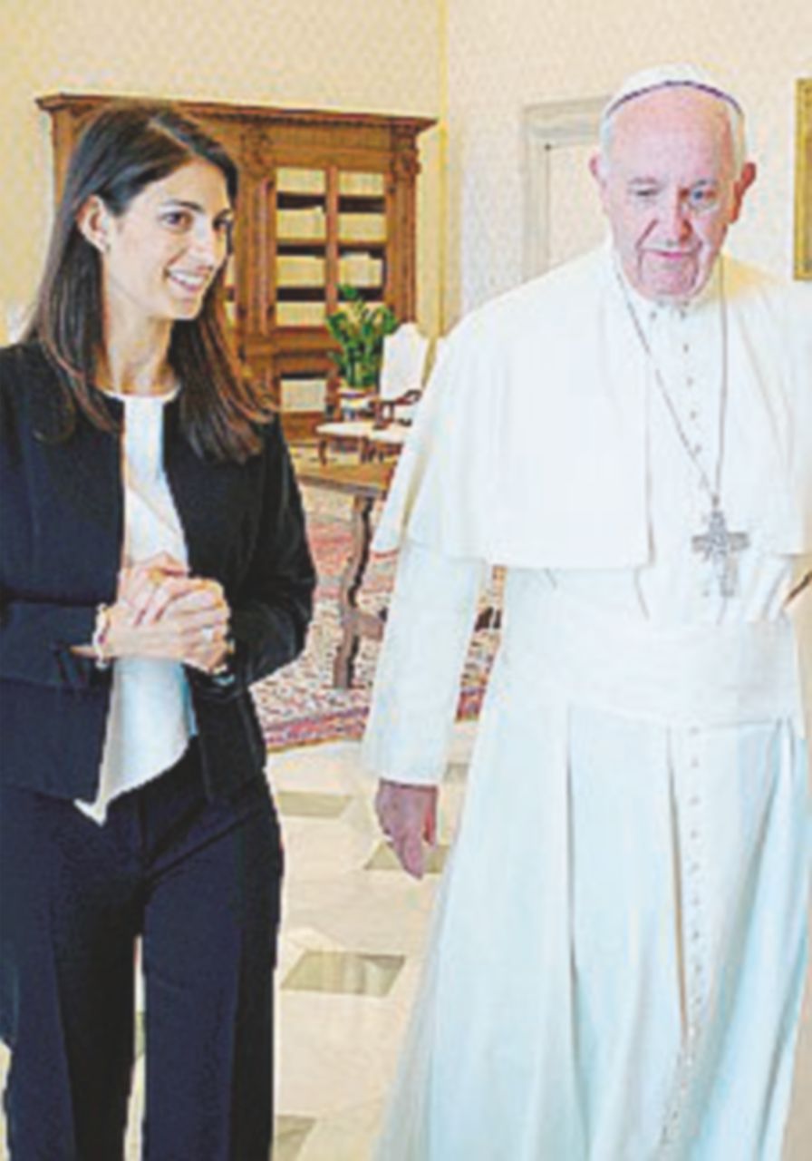 Raggi si vanta, precisa il Vaticano: “Mandata a tutti i sindaci” Raggi si vanta, precisa il Vaticano: “Mandata a tutti i sindaci”