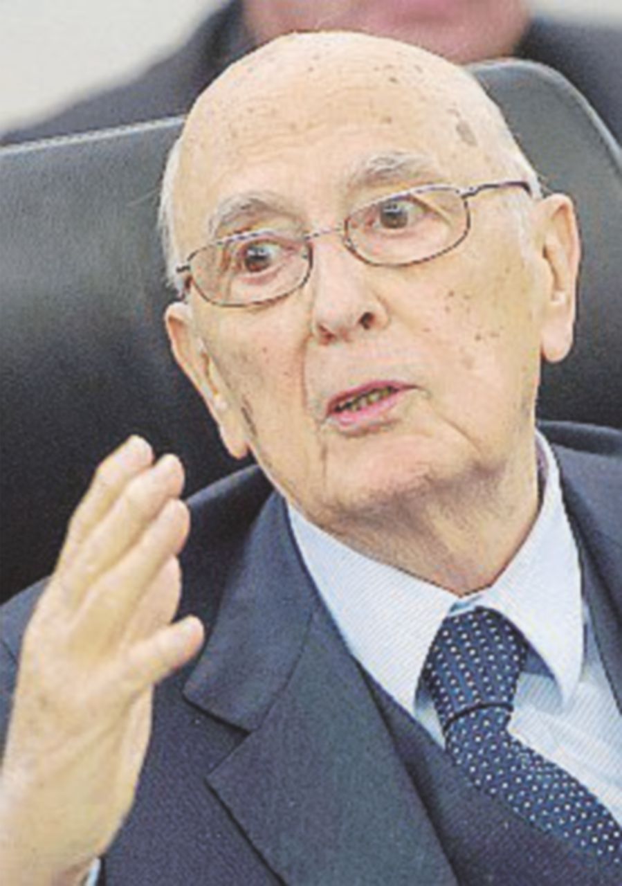 “Ministra e sindaca orribili”: Napolitano contro Boldrini “Ministra e sindaca orribili”: Napolitano contro Boldrini