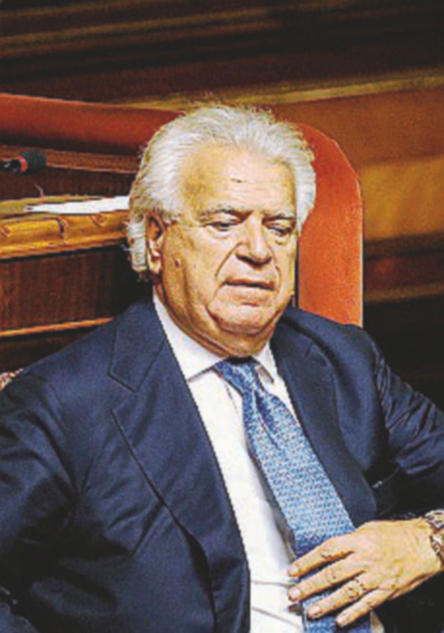 L’azienda gli offre la poltrona. Verdini: “Inviatemi gli sconti!” L’azienda gli offre la poltrona. Verdini: “Inviatemi gli sconti!”
