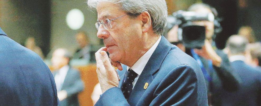 Neppure una foto: Gentiloni scompare anche a Bruxelles Neppure una foto: Gentiloni scompare anche a Bruxelles