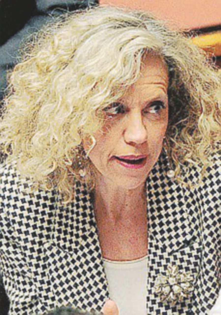 La Cirinnà all’attacco: pubblica il contratto con la Casaleggio La Cirinnà all’attacco: pubblica il contratto con la Casaleggio