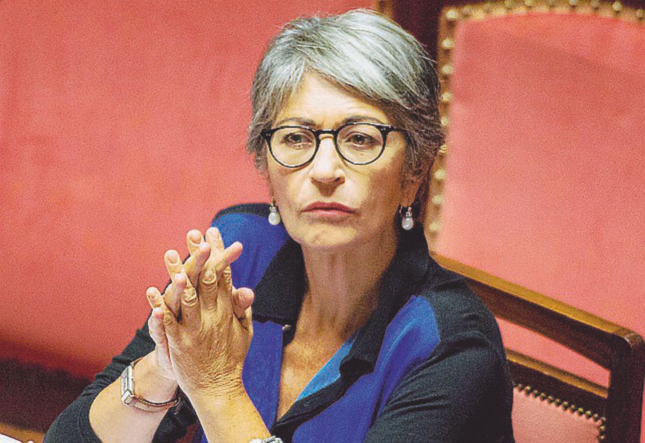 Ministro - Anna Finocchiaro, braccio armato delle riforme per tutte le stagioni - LaPresse Re Giorgio e Lady Anna, “facce da culo” in difesa dell’amato Porcellum