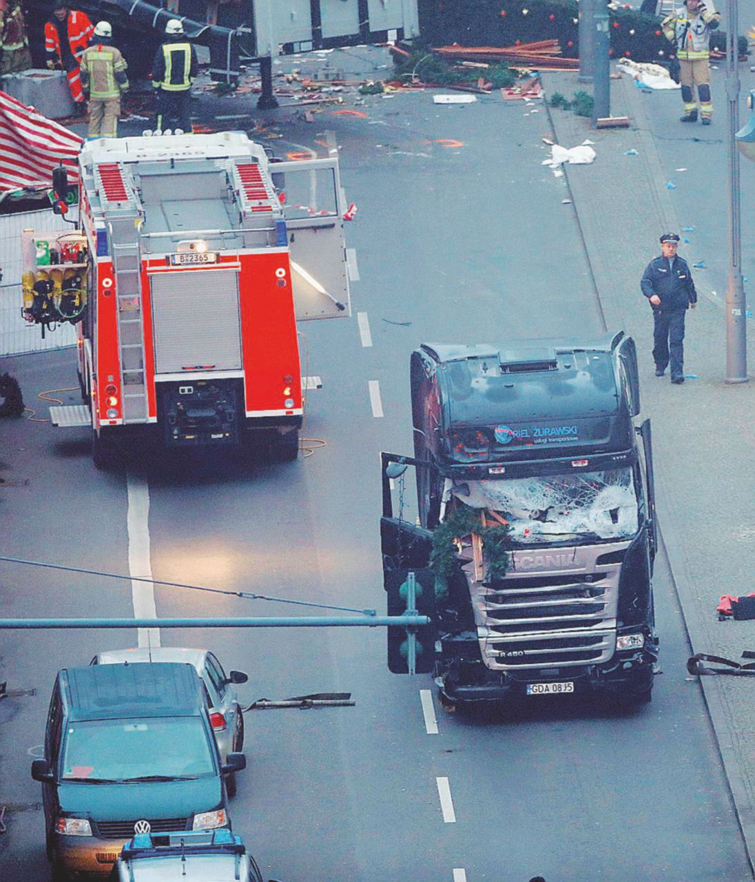 Tir assassino - Il mezzo pesante passato al vaglio della Scientifica tedesca - LaPresse Caccia all’uomo sbagliato, unica traccia: scarpe bianche