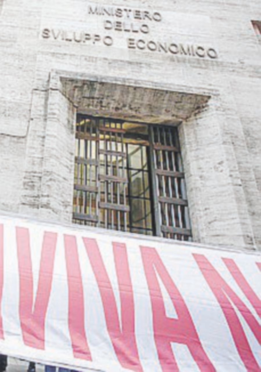 Almaviva, congelati per tre mesi i licenziamenti Almaviva, congelati per tre mesi i licenziamenti