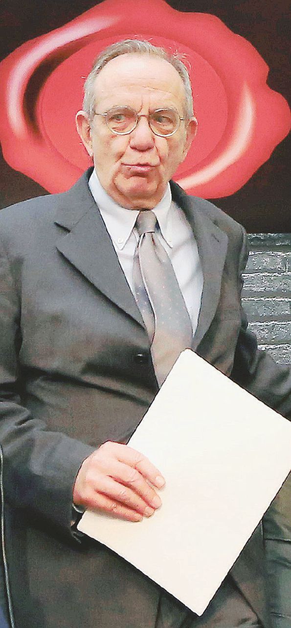 Pier Carlo Padoan Il governo salva il Monte, non i truffati di Etruria & C.