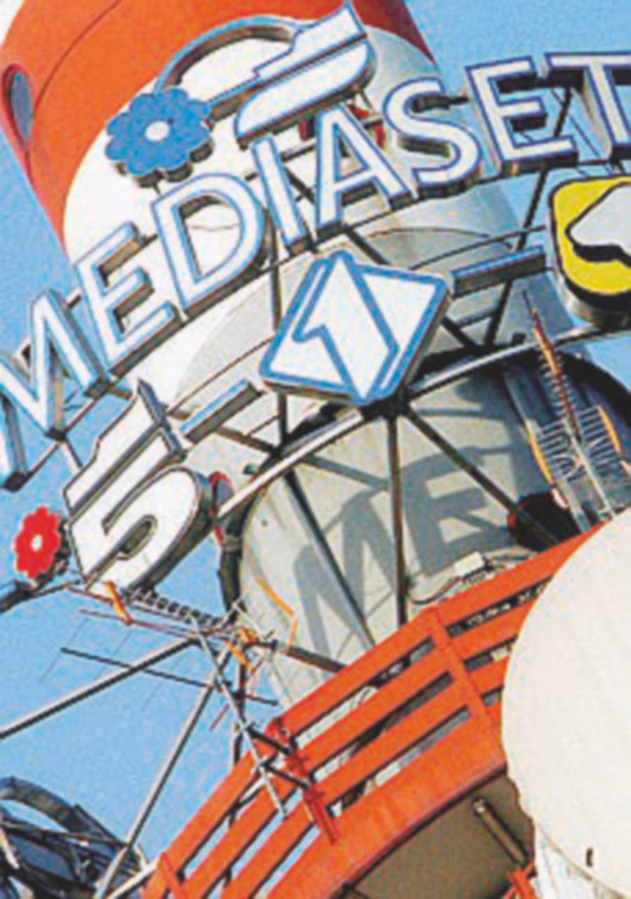 Diritti tv del calcio, il Tar annulla la multa a Mediaset Diritti tv del calcio, il Tar annulla la multa a Mediaset