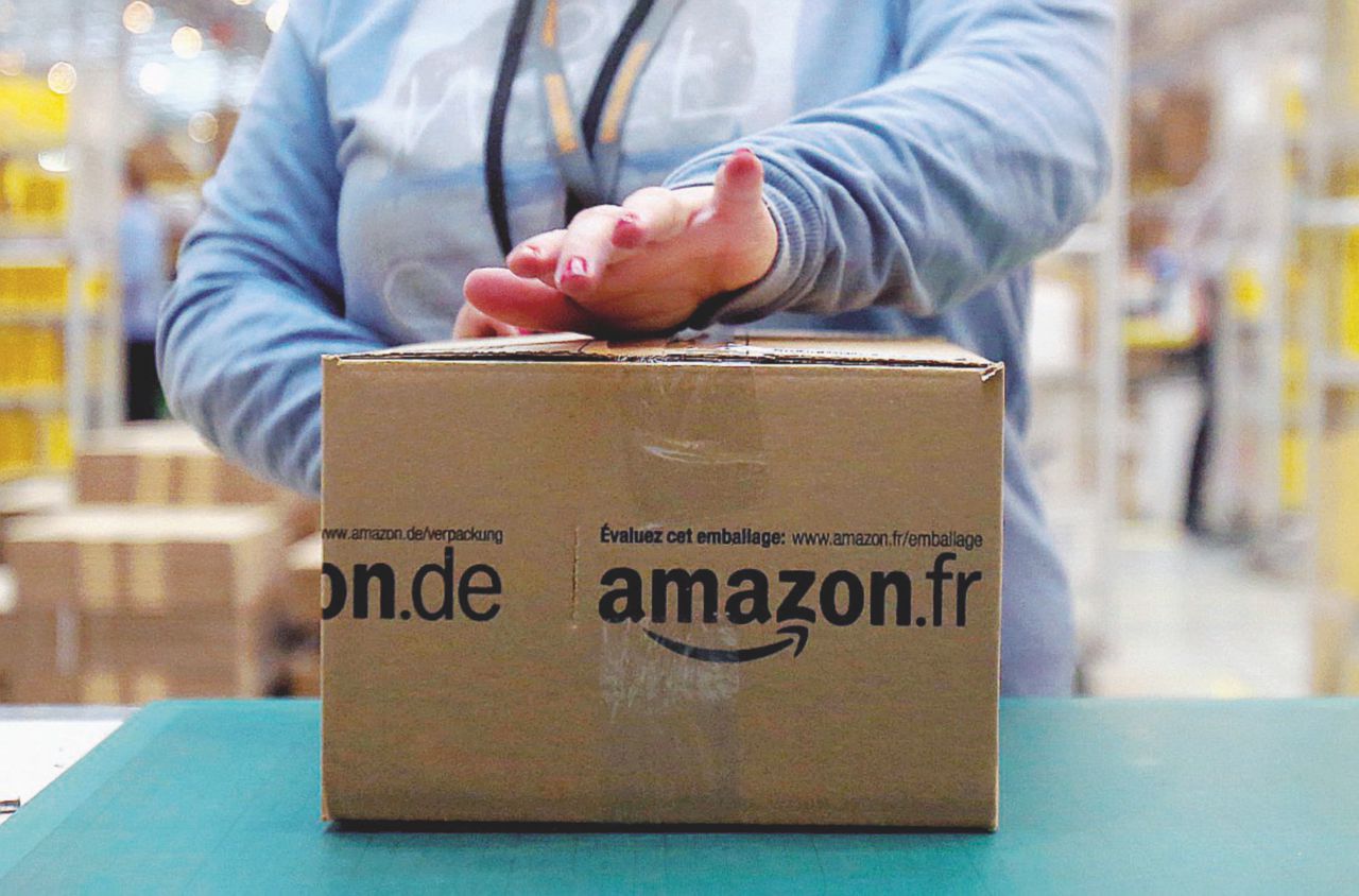 L’azienda - Il colosso americano della vendita online, Amazon - Ansa Il bonus per i prof: regalo alla (renziana) Amazon