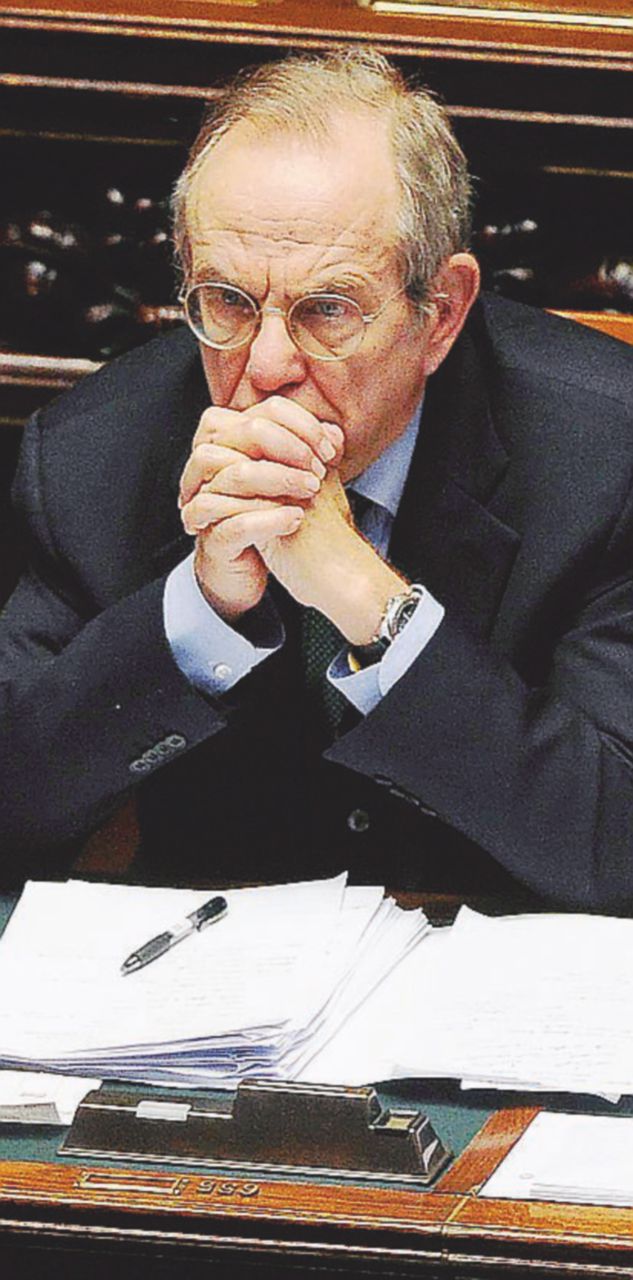 - Pier Carlo Padoan - LaPresse Nuovo guaio: i 20 miliardi rischiano di non bastare