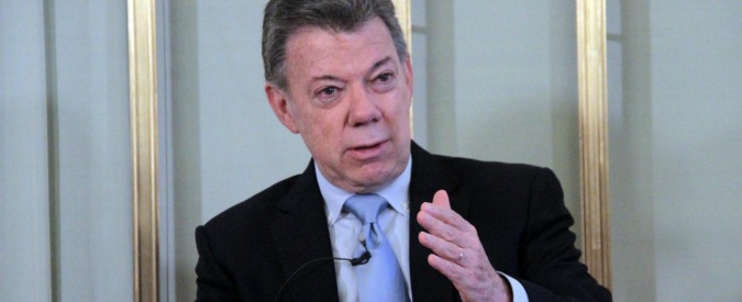 Nobel per la Pace consegnato al presidente colombiano Santos: “Regalo dal cielo. Una guerra in meno nel mondo”