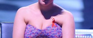 Copertina di Arisa si mette due lumache sulla faccia e posta il video su Instagram. Ma non è come sembra…