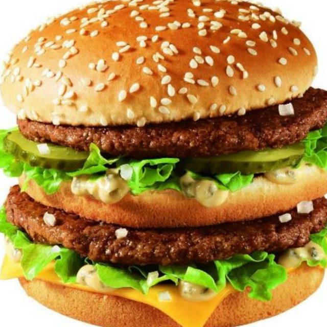 Jim Delegatti, morto l’inventore del “Big Mac”: non ha mai smesso di mangiare il celebre panino, “almeno una volta a settimana”