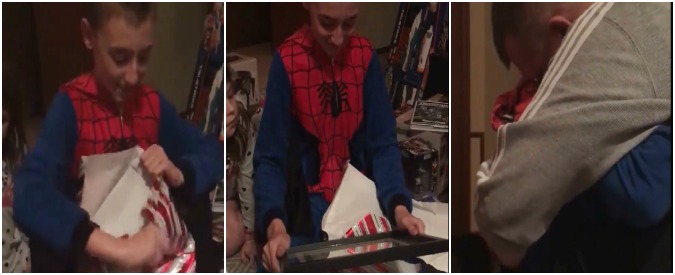 Copertina di Quando il regalo di Natale fa piangere. Sotto l’albero trova il certificato di adozione