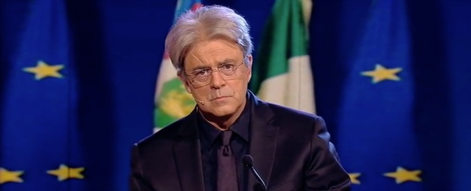 Copertina di Crozza-Gentiloni: “Signori miei, e mi rivolgo in particolare a tutti i gufi e rosiconi…”