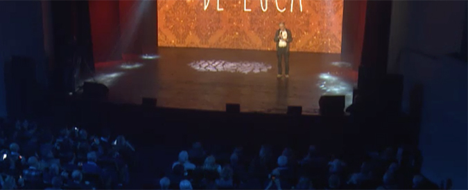 Copertina di “La Costituzione è NOstra”, Erri De Luca e l’accozzaglia: “Gentili accozzati e accozzate”