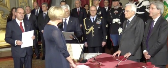 Copertina di Governo, il giuramento al Quirinale del premier Gentiloni e dei diciotto ministri