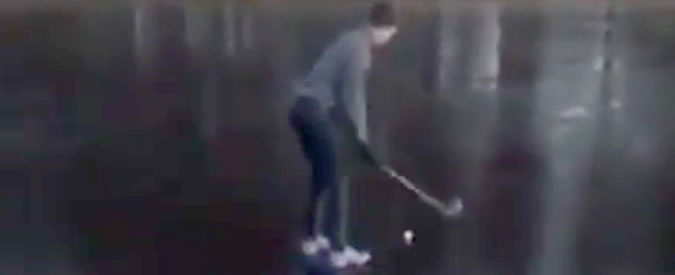 Copertina di Voleva diventare il nuovo Dio del golf, ma la prova della camminata sulle acque gli è andata così…