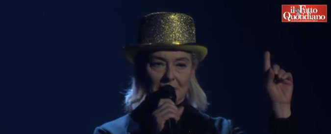 Copertina di “La Costituzione è NOstra”, Monica Guerritore interpreta una poesia di Alda Merini