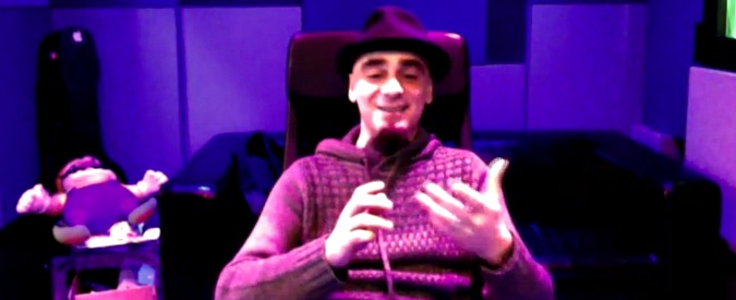 Copertina di “La Costituzione è NOstra”, l’intervento di J-Ax: “Non è vero che chi vota No odia Renzi. Basta insulti”