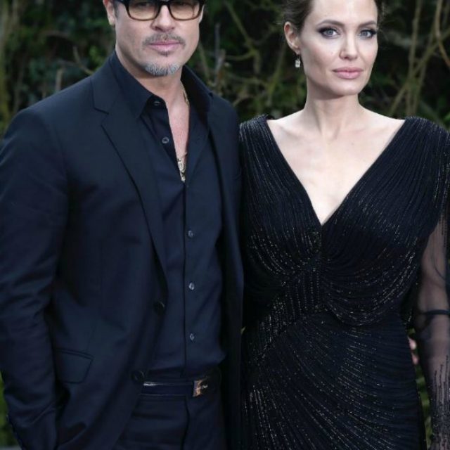Angelina Jolie e Brad Pitt tornano insieme? La stampa americana: “Lui ha smesso di bere e lei avrebbe cambiato idea”