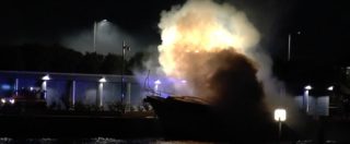 Copertina di Savona, yacht di 20 metri in fiamme nel marina di Loano. Tre morti