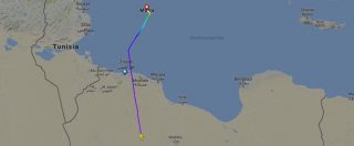Copertina di Malta, liberati i 118 ostaggi a bordo dell’aereo dirottato. “Sequestratori chiedevano liberazione figlio Gheddafi”