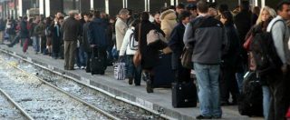 Copertina di Pendolari: treni sovraffollati, ritardi e cancellazioni. Roma-Ostia Lido, ecco qual è la linea ferroviaria peggiore d’Italia