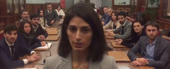Copertina di Roma, Raggi: “Muraro si è dimessa. Assumo le deleghe all’Ambiente”