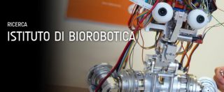 Copertina di Robotica, grazie a un guanto hi-tech sei quadriplegici riescono a mangiare da soli e bere il caffè