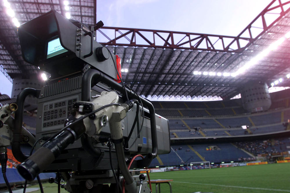 Calcio, conti esteri e fondi neri: diritti tv nel mirino della Dda di Milano Calcio, conti esteri e fondi neri: diritti tv nel mirino della Dda di Milano