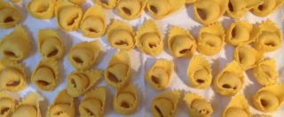 Copertina di Emilia Romagna, sequestrate 17 tonnellate di tortellini: “Norme igieniche non rispettate”